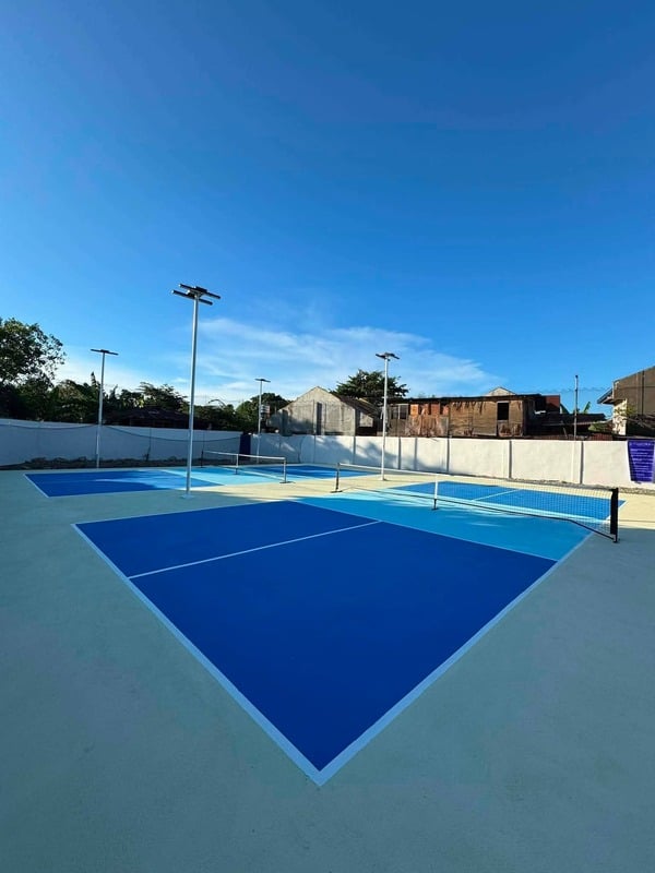 Dink Island Pickleball Mactan — outdoor multi-court venue