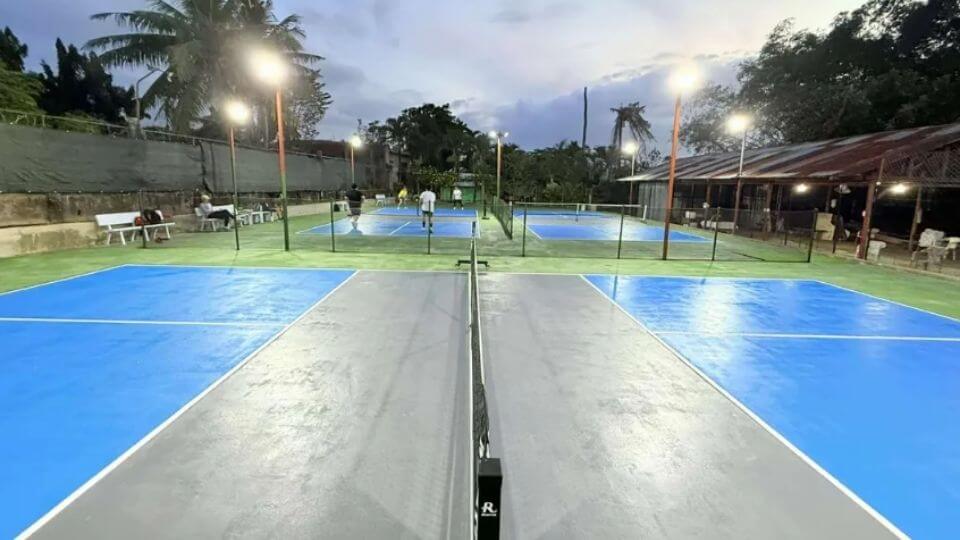 The Smash Yard pickleball courts